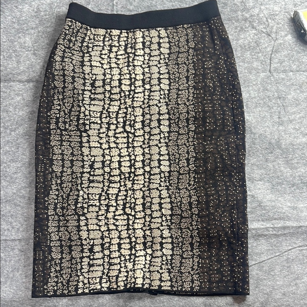 Carmen Marc Valvo Elegant Black and Cream Gold size PP stretchable